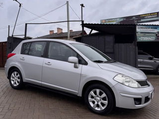 Nissan Tiida foto 4