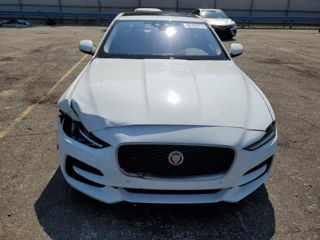 Jaguar XE foto 2