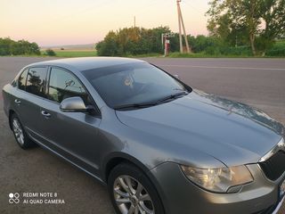 Skoda Superb foto 1