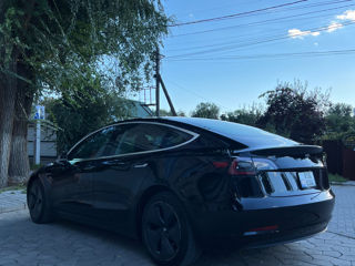 Tesla Model 3 foto 8