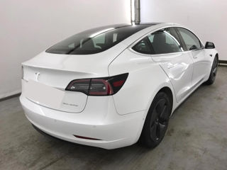 Tesla Model 3 foto 3