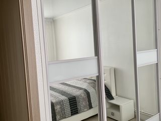 Centru, Apartament cu 3 odai Euroreparatie/Tehnica/Mobila! Pret Negociabil! foto 5