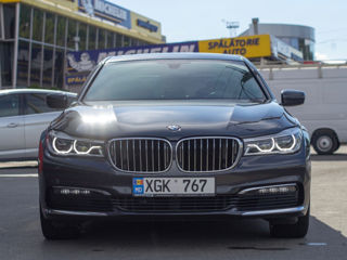 BMW 7 Series foto 1