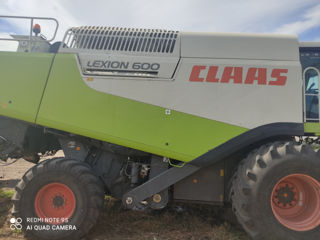 Зерноуборочные комбайны Claas Lexion 600 2008 г. в. с жаткой варио V 900 т тележкой NARDI