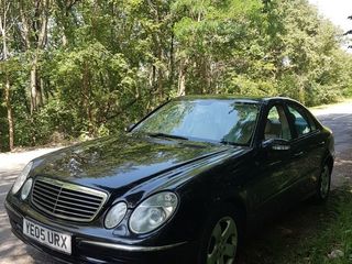 Mercedes E Class foto 2