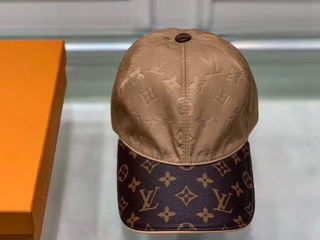 "Louis Vuitton" baseball cap