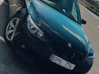 BMW 5 Series foto 4