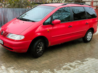 Volkswagen Sharan foto 1