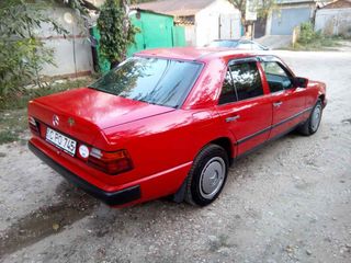 Mercedes Series (W124) foto 6