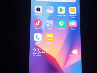 Dau xiaomi la schimb pe iPhone XR scrieți dacă sunteți din Ungheni