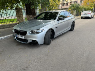 BMW 5 Series foto 2