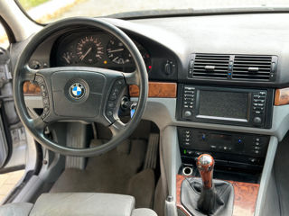 BMW 5 Series foto 10