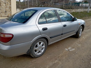 Nissan Almera foto 4