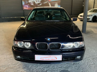 BMW 5 Series foto 3