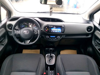 Toyota Yaris foto 8