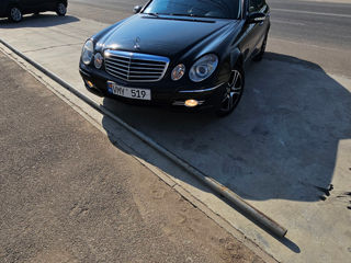 Mercedes E-Class foto 2