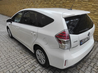 Toyota Prius + foto 6