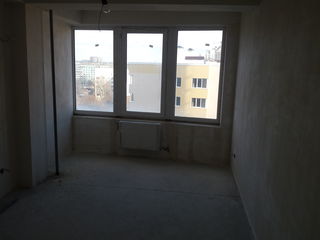 Vind apartament cu o odaie, 49.7 mp, et 7, situat in complexul "Casa cu Palmieri si Stele". foto 4