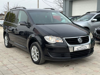 Volkswagen Touran foto 3