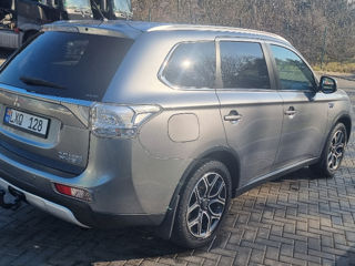 Mitsubishi Outlander foto 5