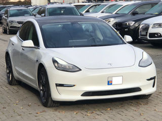 Tesla Model 3 foto 4