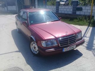 Mercedes Series (W124) foto 4