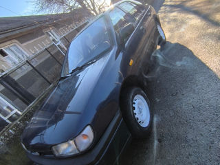 Nissan Sunny foto 2