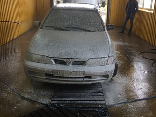 Nissan Almera foto 1