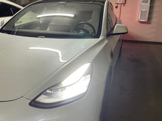 Tesla Model 3 foto 4