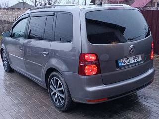 Volkswagen Touran foto 4