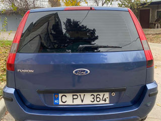 Ford Fusion foto 7