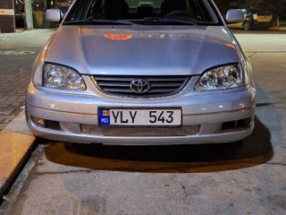 Toyota Avensis foto 8