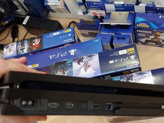 Приставка Sony Ps4 Slim 500gb 1tb Pro1tb Ps5 Slim Ревизия Новая Игры И Подписка Ps Plus EA Ubisoft foto 5