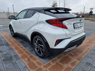 Toyota C-HR foto 2