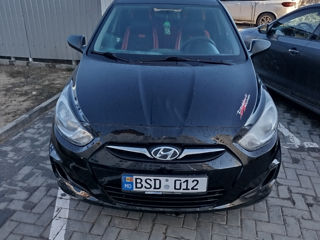 Hyundai Accent foto 5