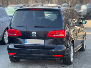 Volkswagen Touran foto 3