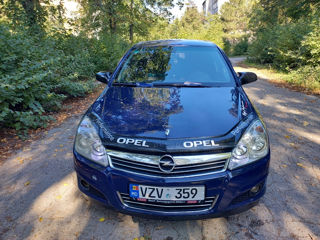 Opel Astra foto 1