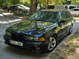 BMW 5 Series foto 1