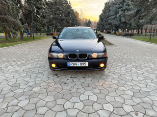 BMW 5 Series foto 3