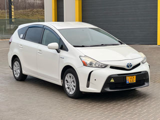 Toyota Prius v