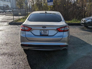 Ford Fusion foto 6