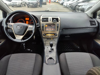 Toyota Avensis foto 8