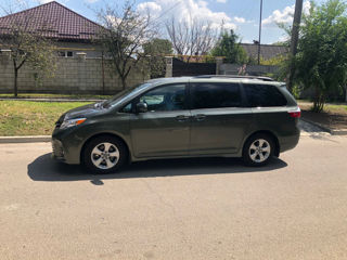 Toyota Sienna foto 3