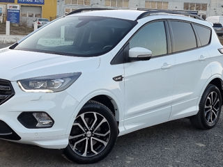 Ford Kuga foto 2