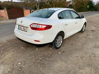 Renault Fluence foto 2