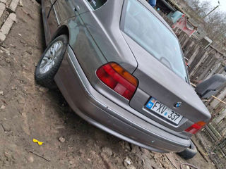 BMW 5 Series foto 6