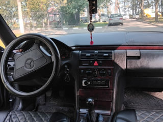 Mercedes E-Class foto 5