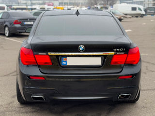 BMW 7 Series foto 8