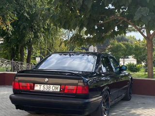 BMW 5 Series foto 2