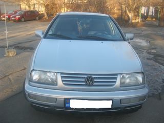 Volkswagen Vento foto 8